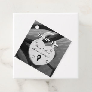 Love lock with keyhole personalized wedding favour tags