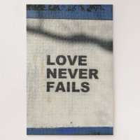 Love Never Fails, Spraypaint Street Art, London