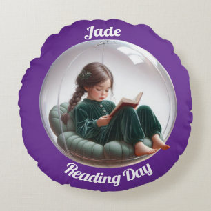 Love of reading girls Round Pillow