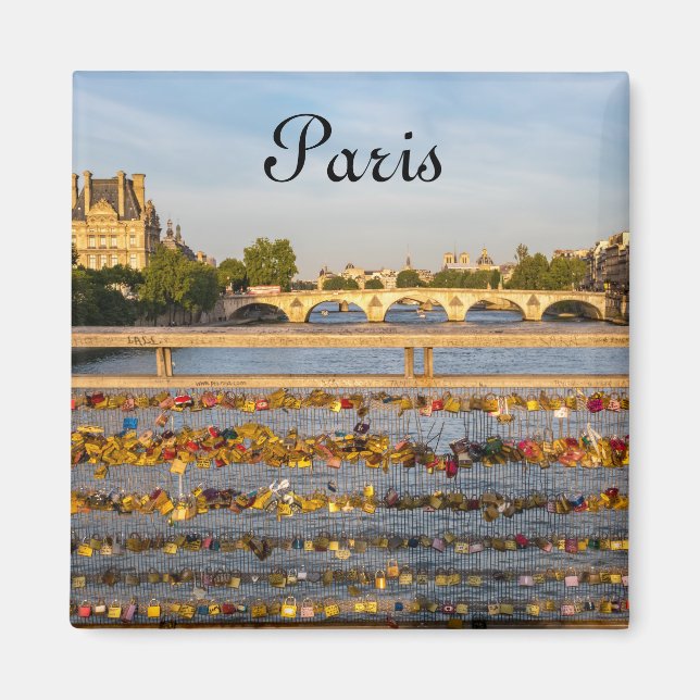 Love padlocks on a bridge in Paris Magnet (Front)