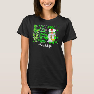 Love Scrub Life Gnome Nurse Funny St Patricks Day T-Shirt