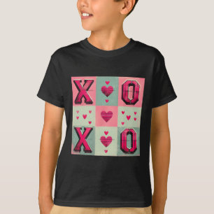 Love Tic-tac-toe Valentine Design T-Shirt