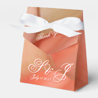 Lovely peach stylish favor box