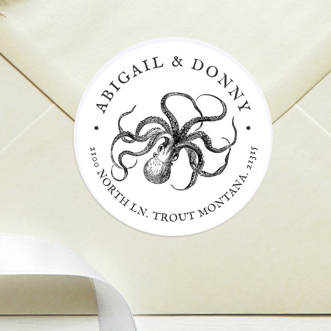 Love's Embrace | Return Address Classic Round Sticker (Creator Uploaded)