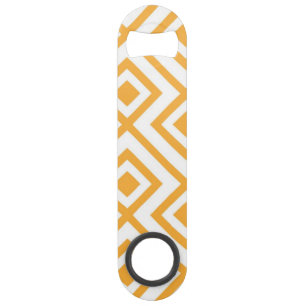 Lozenge shaped geometric pattern bar key