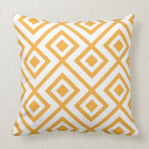 Lozenge shaped geometric pattern throw pillow