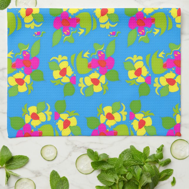 Lucie Kitchen Towel (Folded)