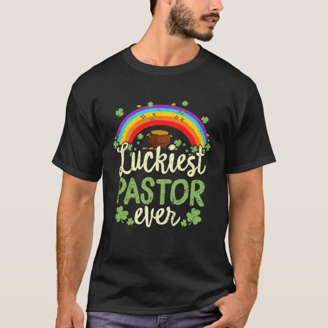 Luckiest Pastor Ever St Patricks Day Rainbow Men W T-Shirt (Front)