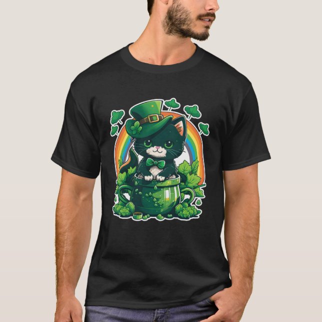 Lucky Cat and Pot Rainbow Shamrock St Patrick s Da T-Shirt (Front)