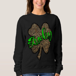 Lucky Mama St Patricks St Patty's Day Mom Outfit Sweatshirt