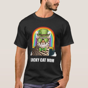 Lucky Savannah Cat Mom St Patricks Day T-Shirt