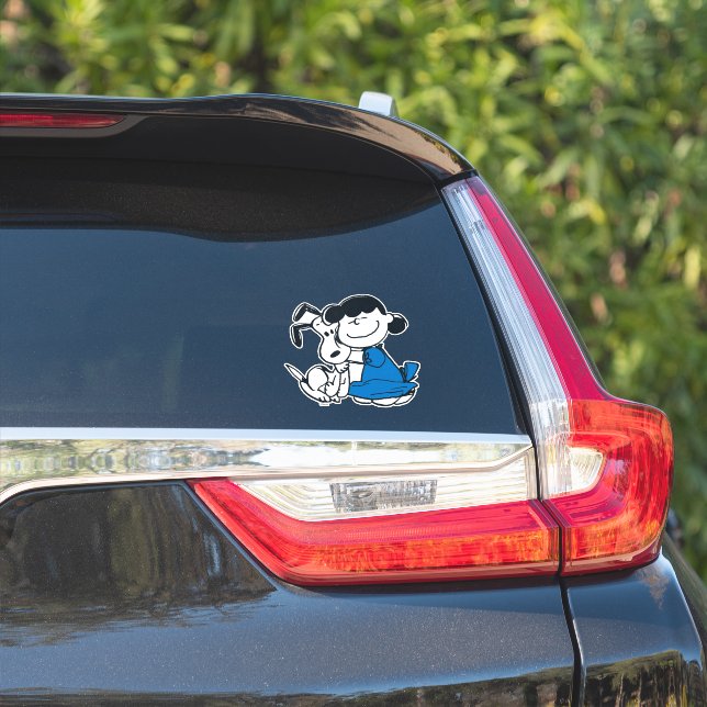 Lucy Hugging Snoopy (Car Side)
