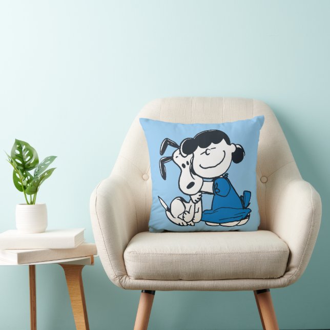 Lucy Hugging Snoopy Throw Pillow (Chair)