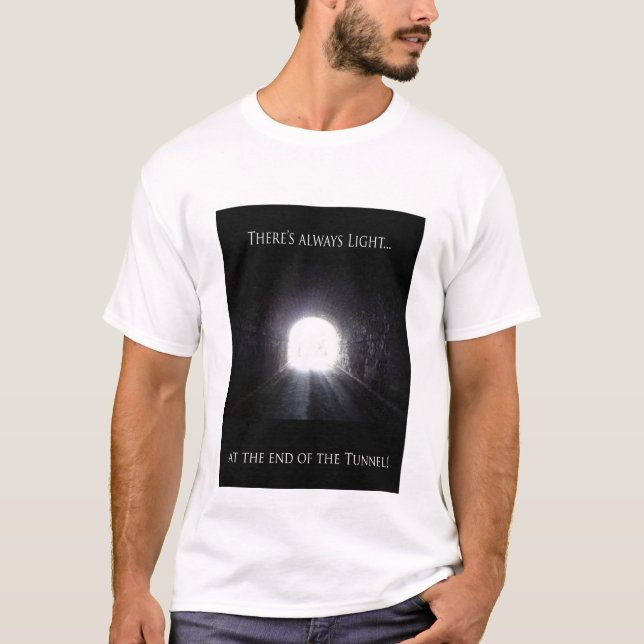 Lumière à l'extrémité du T-shirt de tunnel (Devant)