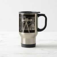 Lumières, appareil-photo, tasse de voyage de thème