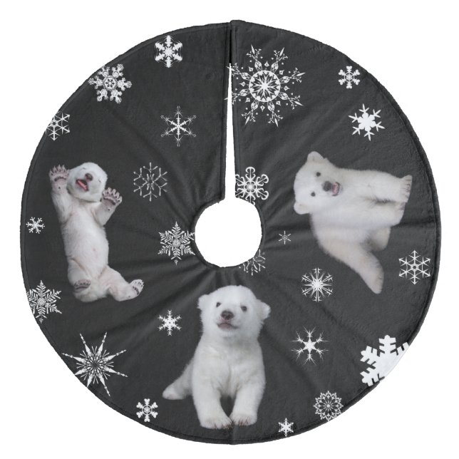 Luna - polar bear fleece tree skirt (Front)