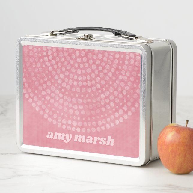 Lunch Box Motif Boho Dot moderne avec nom de script bounce (En situation)