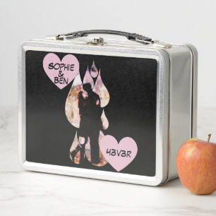 Lunch Box Sous parapluie : couple romantique s'embrassant so