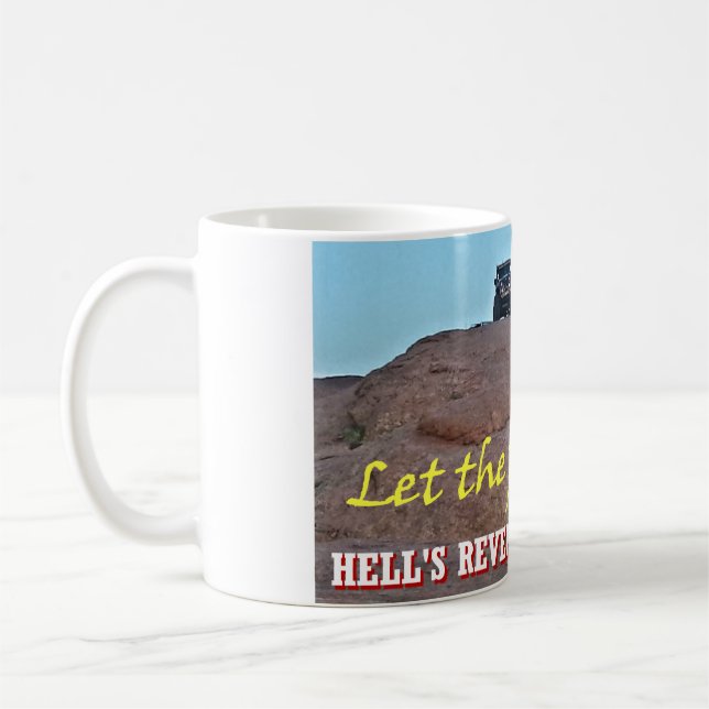 Lune au-dessus de tasse de café de Moab Utah de (Gauche)
