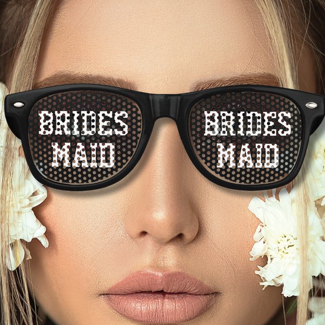 Lunettes De Fête Retro Black Bridesmaid Bachelorette Party Fête des marié (black and white bridesmaid retro sunglasses)