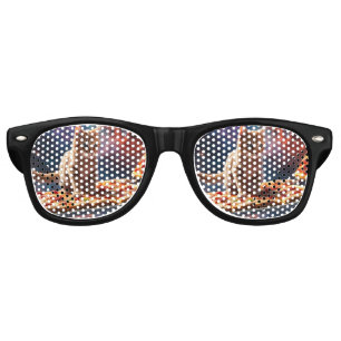 Lunettes De Fête Retro Chat surfant une pizza dans le cosmos