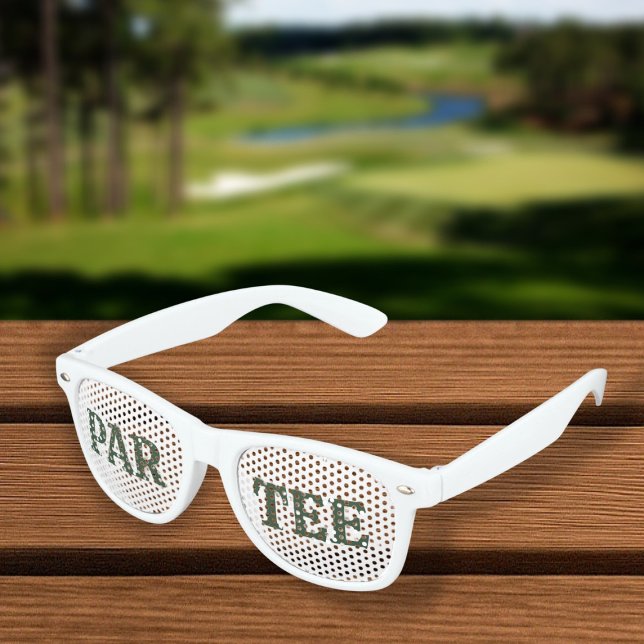 Lunettes De Fête Retro Golf Par-Tee Fun Amusant (Par-Tee Golf Pun Fun Retro Sunglasses by Ricaso. Perfect for bachelorette party bride and her crew)