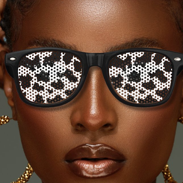 Lunettes De Fête Retro Poster de animal de vache Motif tacheté noir et bl (black and white spotted cow hide pattern animal print retro sunglasses)