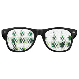 Lunettes De Fête Retro Un chiot de récupérateur d'or est assis sur un ter