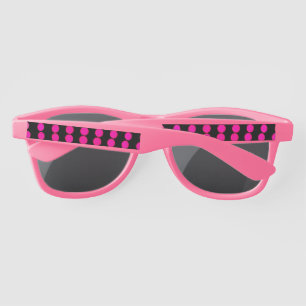 Lunettes de soleil en plastique rose