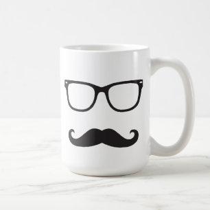 Lunettes et tasse de moustache