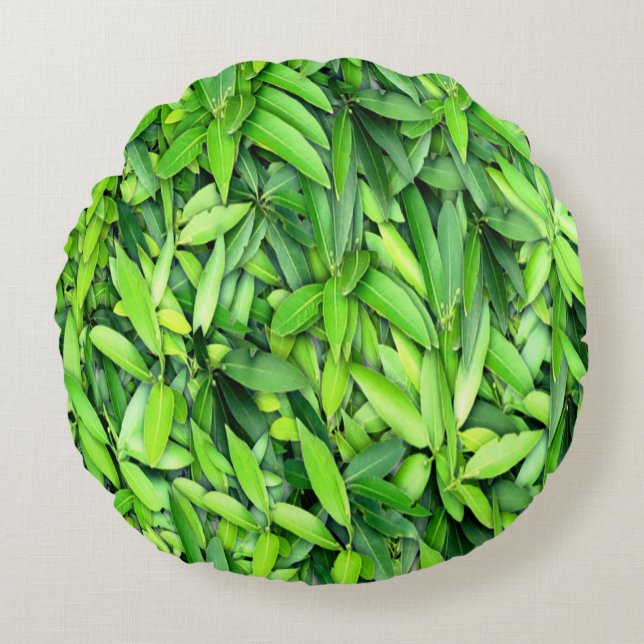 Lush Green Leaves Pattern – Nature Botanical  Round Pillow (Front)