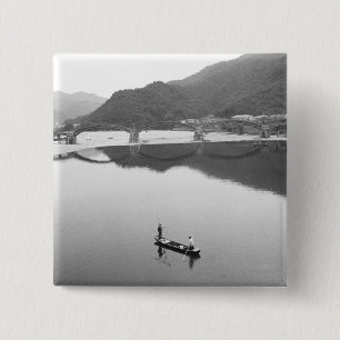 Macaron Carré 5 Cm Asie, Japon, Iwakuni. Pêcheurs et pont historique
