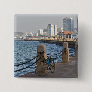 Macaron Carré 5 Cm Bicyclette au bord de l'eau avec la skyline de la