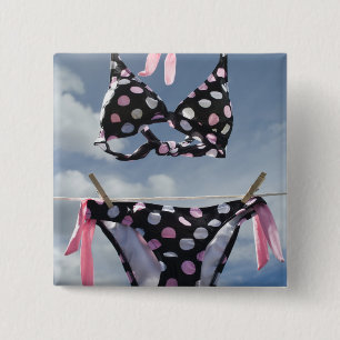 Macaron Carré 5 Cm Bikini accrochant sur une corde à linge
