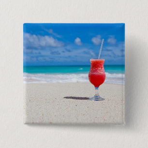 Macaron Carré 5 Cm Boisson de fraises rouges sur la plage de sable