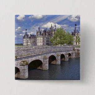 Macaron Carré 5 Cm Europe, France, Chambord. Un pont de pierre mène