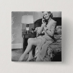 Macaron Carré 5 Cm Femme parlant au téléphone