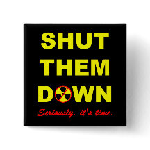 Fermé leur en bas du slogan Pinback d'Anti-Arme