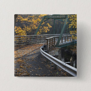 Macaron Carré 5 Cm Feuillage d'automne et un pont sur les Millers