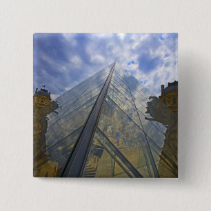 Macaron Carré 5 Cm France, Paris. Les nuages se reflètent sur le Louv