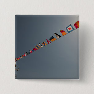 Macaron Carré 5 Cm Les drapeaux survolent le pont de l'USS Iwo Jima