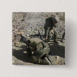 Macaron Carré 5 Cm Les mortiers couvrent leurs oreilles et évitent le