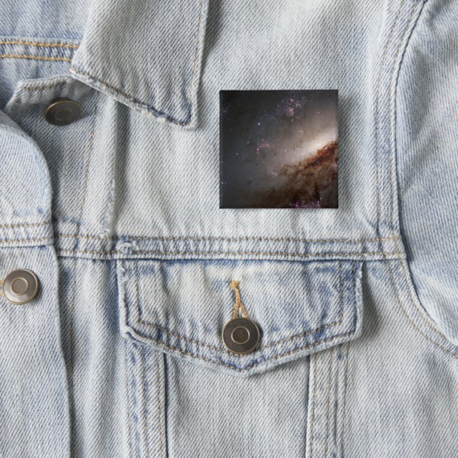 Macaron Carré 5 Cm Ngc 4258 Sous Formation D'Étoiles Intenses. (En situation)