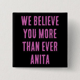 Macaron Carré 5 Cm NOUS VOUS CROYONS PLUS QUE JAMAIS ANITA, bouton