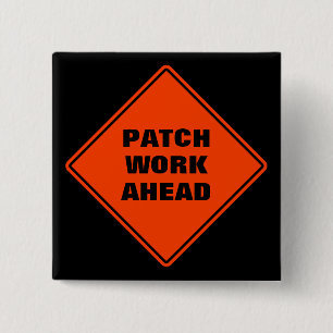 Macaron Carré 5 Cm Orange patch travailler avant le panneau routier c