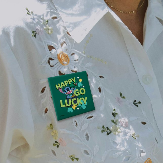 Macaron Carré 5 Cm Stitch | St. Patrick's Day - Happy Go Lucky (Person wearing button)