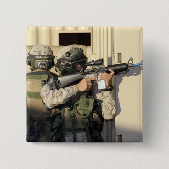 Macaron Carré 5 Cm Un chef d'infanterie vise son arme (Devant)