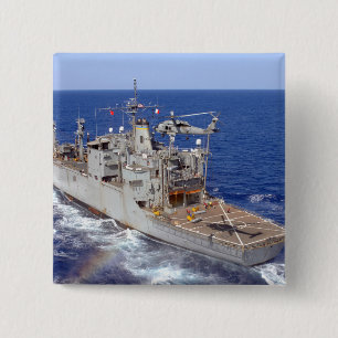 Macaron Carré 5 Cm Un hélicoptère dégage le poste de pilotage