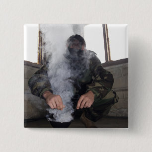 Macaron Carré 5 Cm Une marine remplit chambre à gaz de plus de gaz d