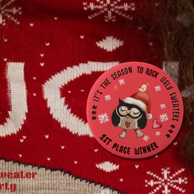 Macaron Rond 10 Cm Chouette moche 1er vainqueur Chouette rouge (Ugly Sweater 1st Winner Red Owl Button)